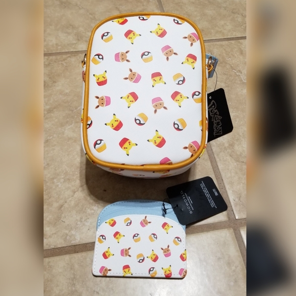 Bioworld Pokemon Pikachu & Eevee Cupcakes Picnic Crossbody & ID Card Wallet Set - Picture 3 of 3